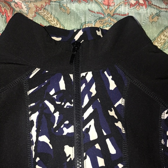 Zenergy Chico’s zip up Athletic jacket size 0 - Picture 6 of 8